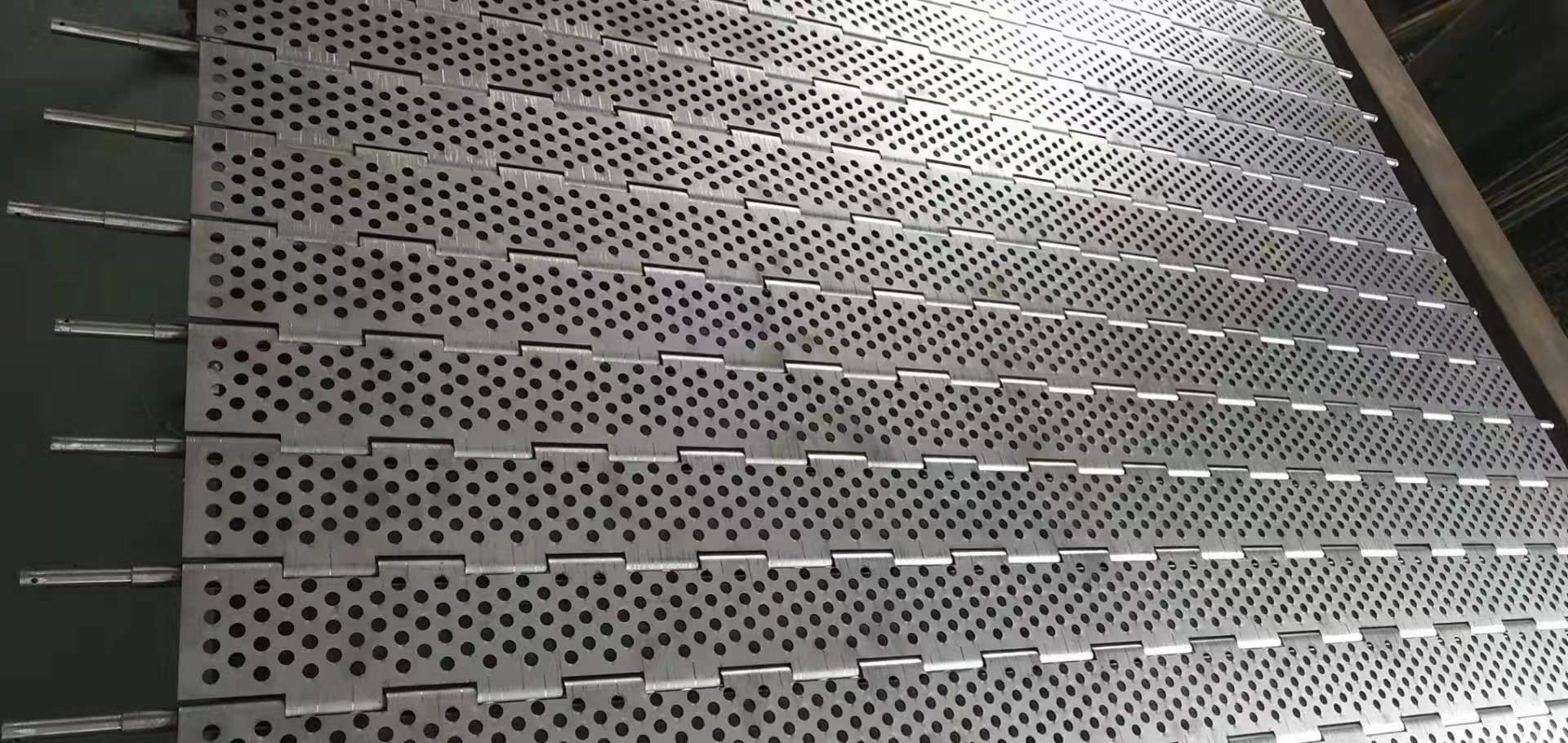 不銹鋼網(wǎng)帶式輸送機(jī)如何正確存儲？